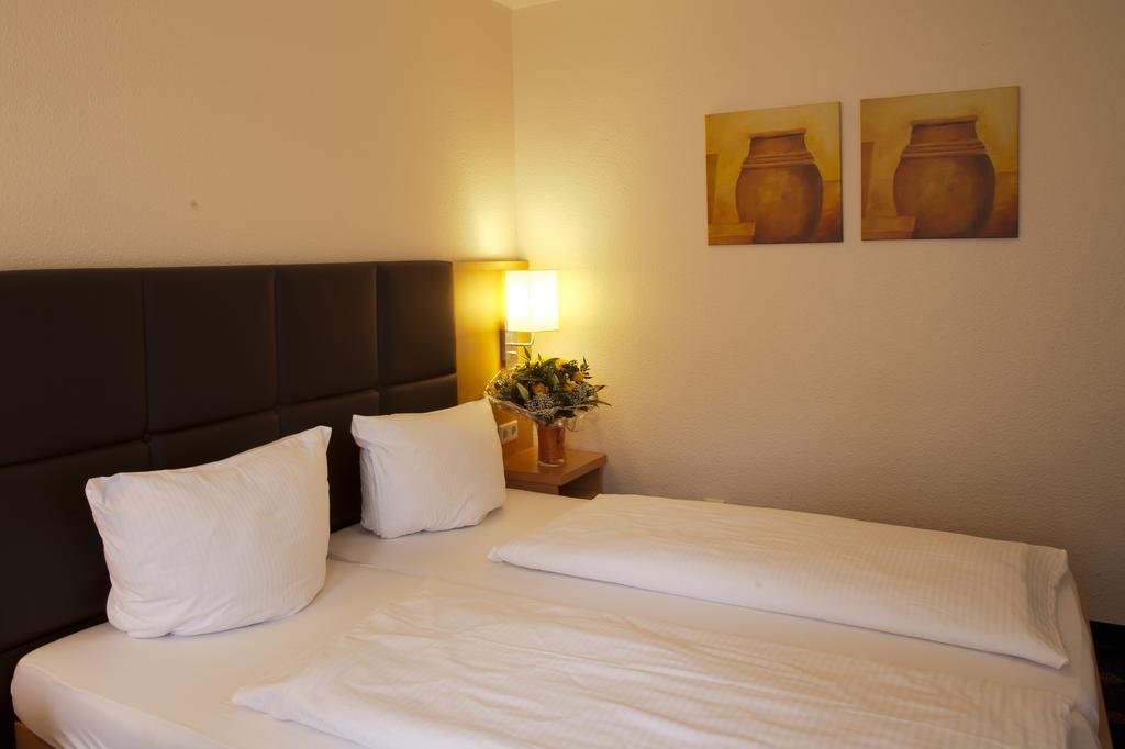 Hotel Oelen&Holgers Brasserie und Lounge Bad Bentheim Zimmer foto